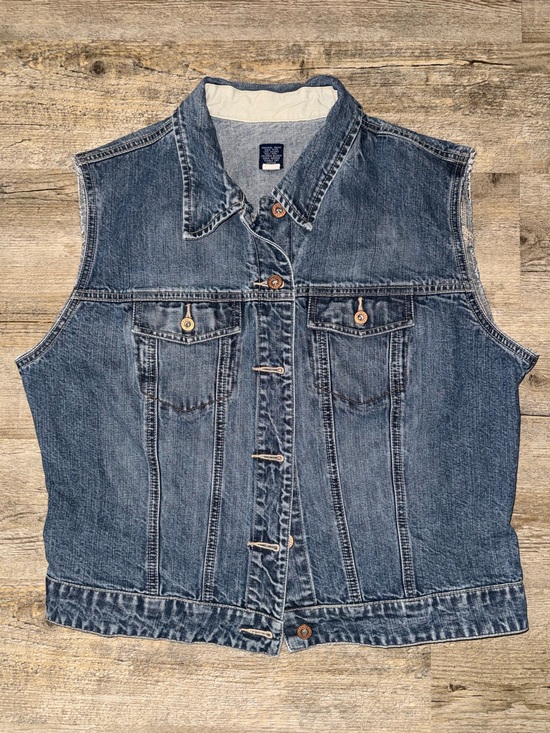 GAP Jackets & Blazers - GAP Vintage Denim Trucker Vest with Button Front, XL